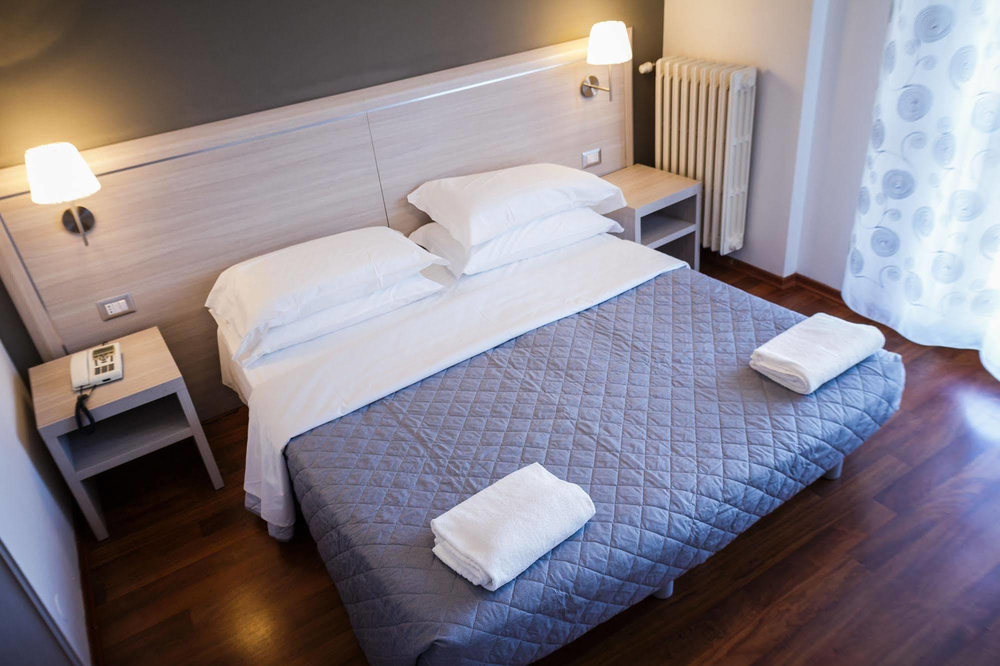 Twelve Hotel Moncalieri Quarto foto