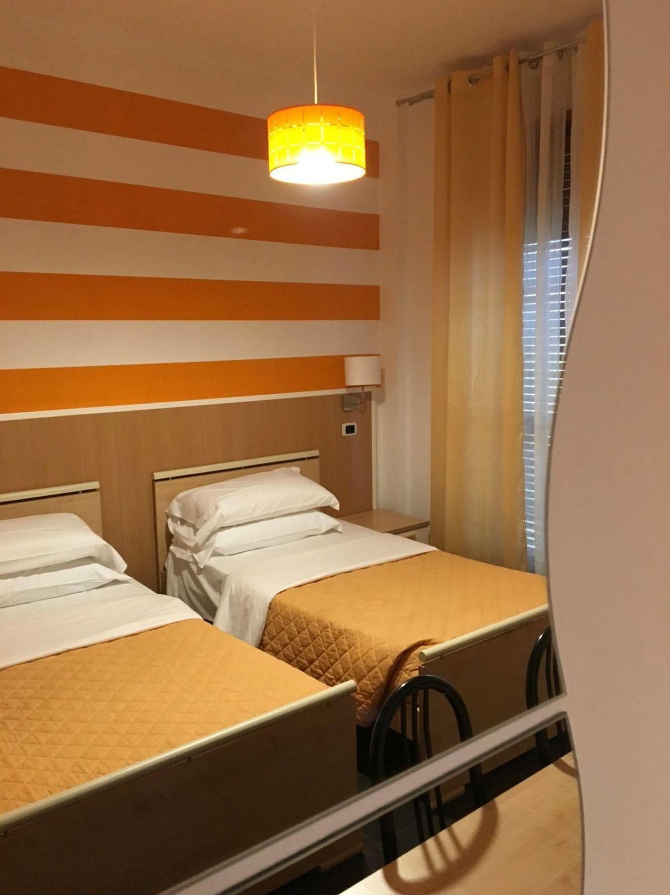 Twelve Hotel Moncalieri Quarto foto