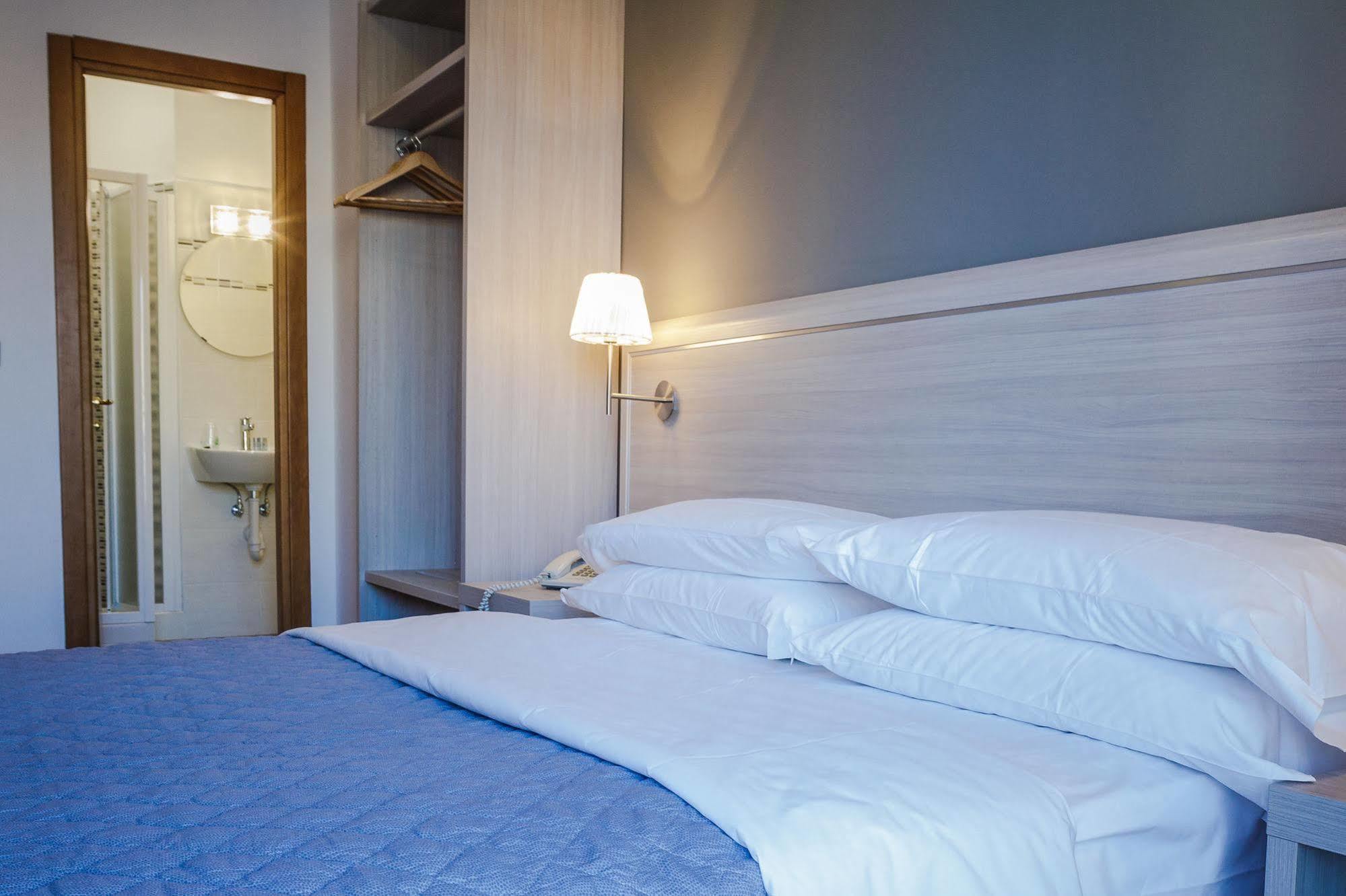 Twelve Hotel Moncalieri Quarto foto