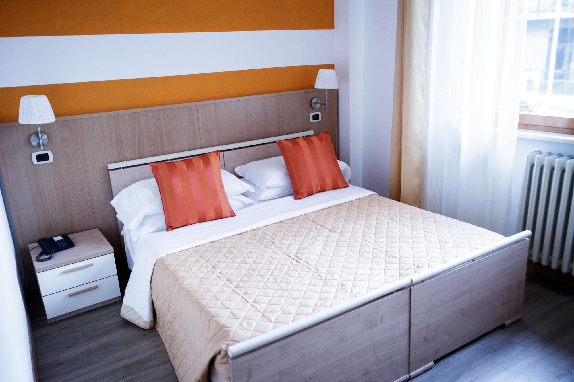 Twelve Hotel Moncalieri Quarto foto